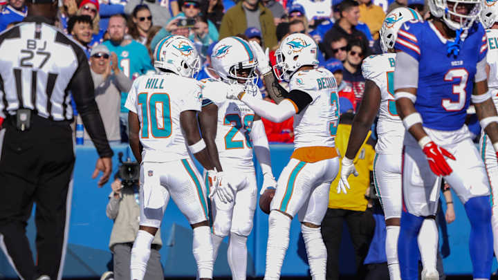 Dolphins’ Mike McDaniel Confirms Tyreek Hill and De’Von Achane on Track for Season Opener vs Colts - Loadedmore.ng