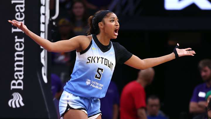 Sky Veteran Courtney Vandersloot Fires Back at Angel Reese’s Criticism Amid Team Drama - Loadedmore.ng