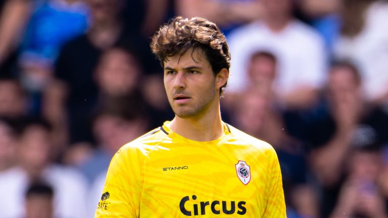 Man Utd Agree Deal to Sign Goalkeeper Senne Lammens from Royal Antwerp - Loadedmore.ng